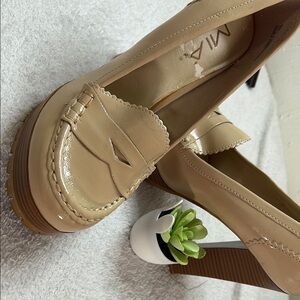 MIA Women's Tan Loafers